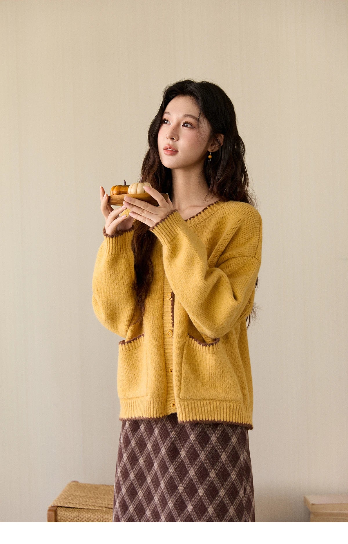 Mishow Yellow Color Collision Edge Pocket Cardigan MXE94Z2973