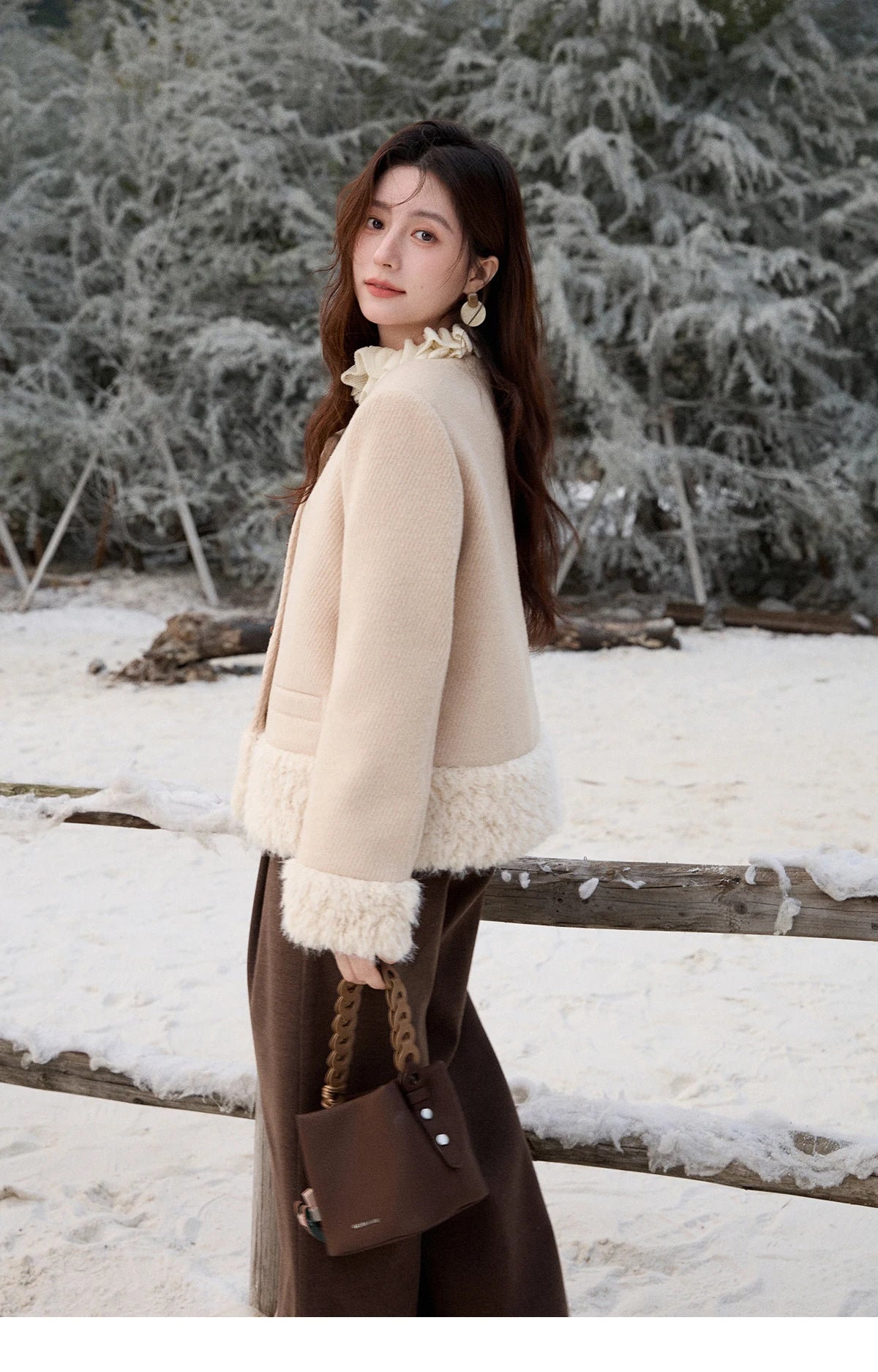 Mishow Retro Apricot Wool Plush Splicing Short Coat MXE92W0998