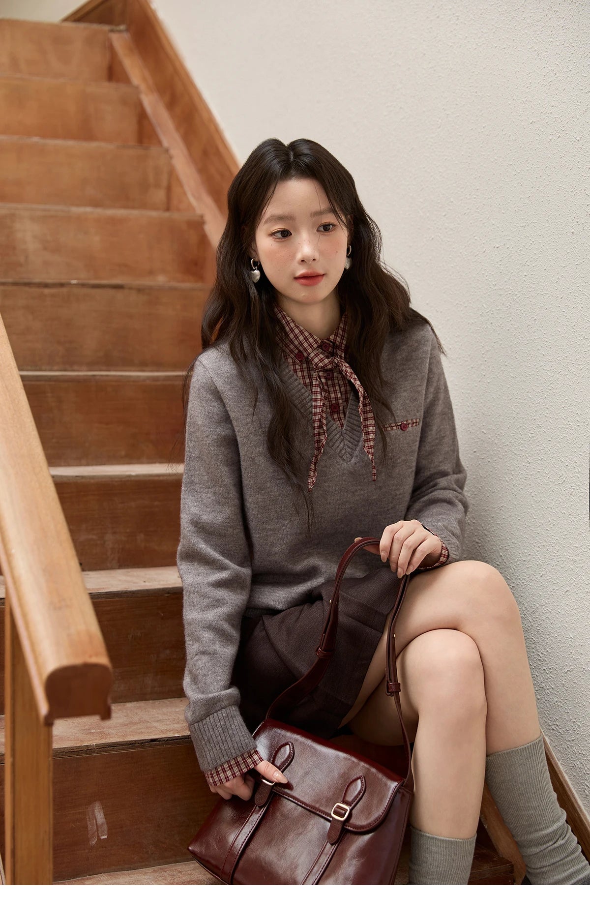Mishow Fake Two-Piece Plaid Turn-Down Collar Sweater MXE89Z2605