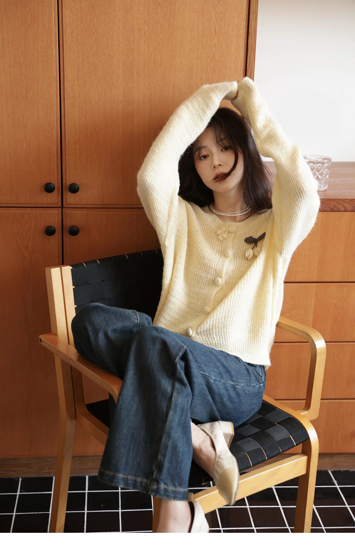 Mishow Camellia Brooch Round Neck Cardigan MXE44Z1390