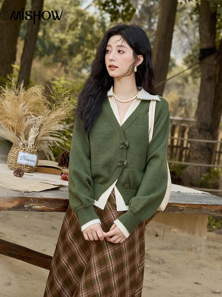 Mishow Fake Two-Piece Splicing V-Neck Cardigan MXD41Z0712