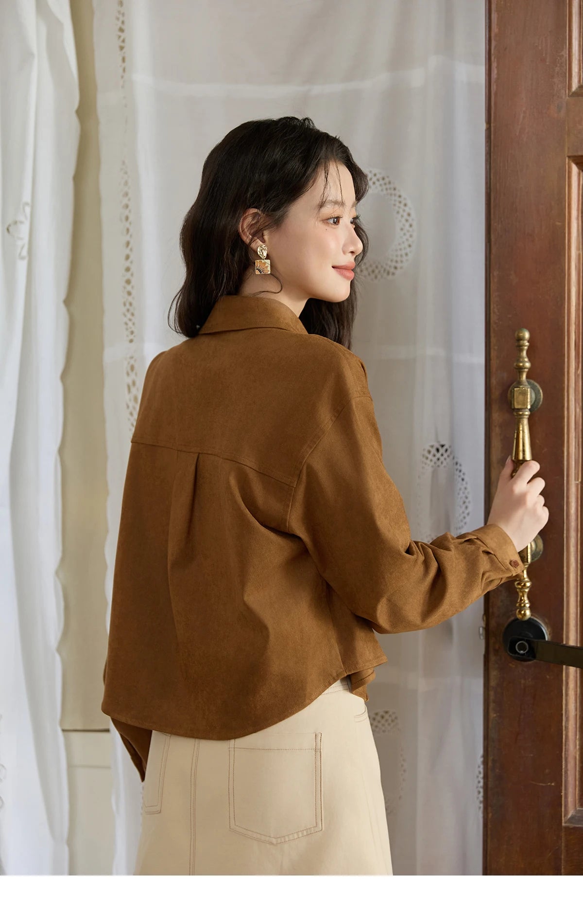 MISHOW Retro Turn Down Collar Short Jacket Patch Pocket MXE45C2413