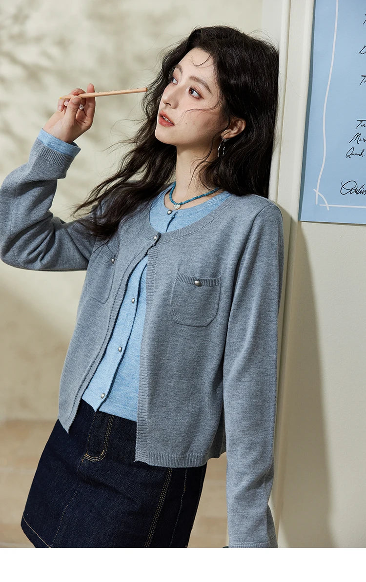 Mishow Fake Two-Piece Contrast Patch Pocket Cardigan MXE12Z1144