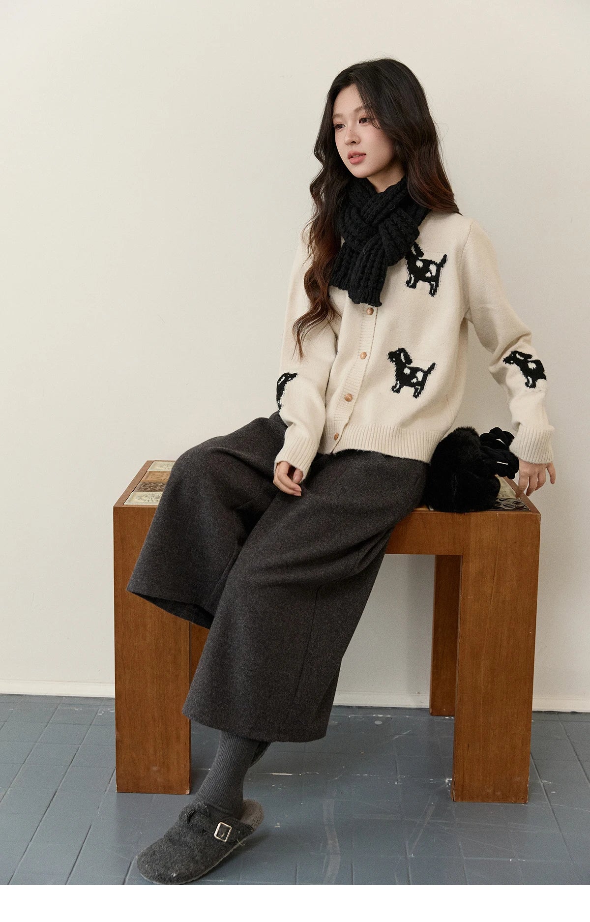 Mishow Puppy Jacquard Crew Neck Cardigan MXE93Z2950
