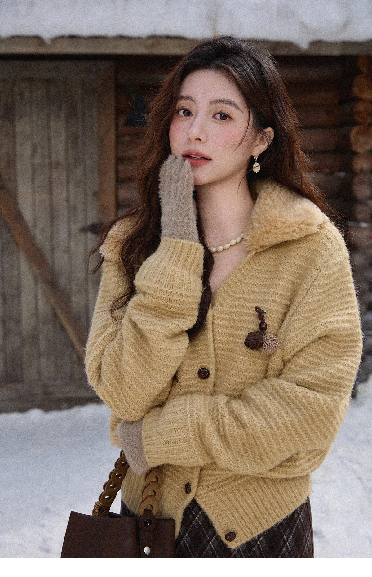 Mishow Detachable Fur Collar V-Neck Cardigan MXE90Z2758