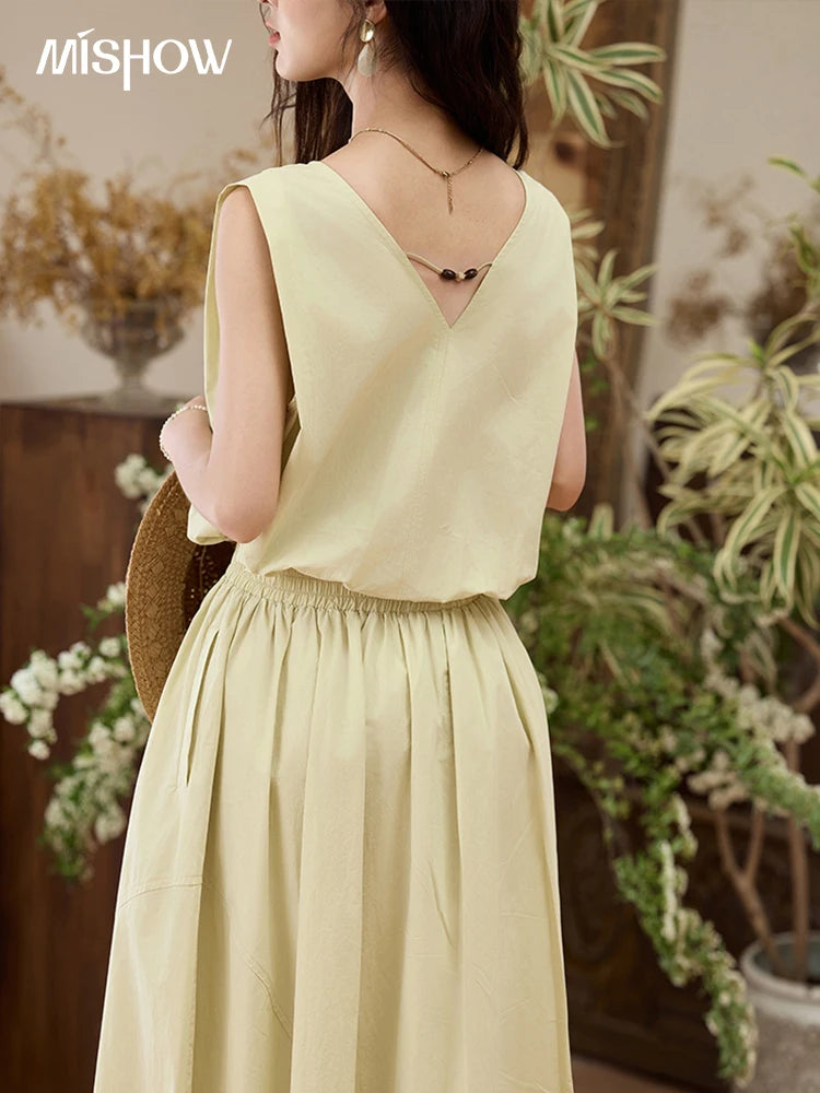 Mishow Solid V-Neck Sleeveless Vest & Elastic Waist Skirt Set MXE34T0604