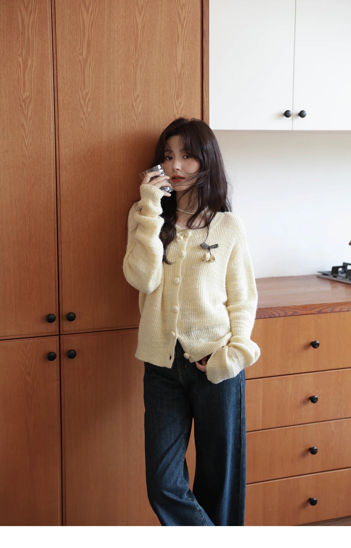 Mishow Camellia Brooch Round Neck Cardigan MXE44Z1390