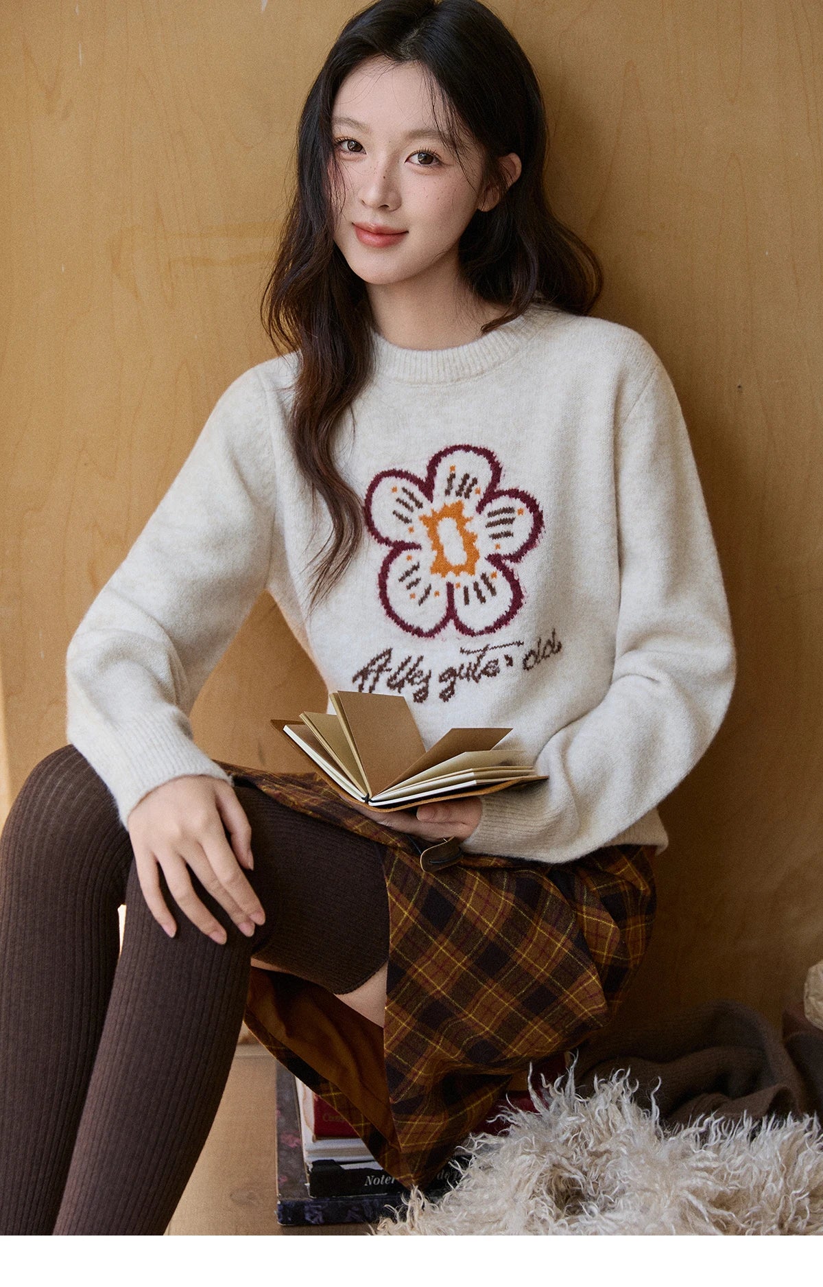 Mishow Beige Flower Pattern Letter Print Pullover MXE91Z2869