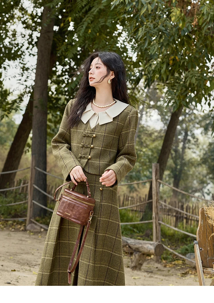 Mishow Retro Plaid Doll Collar Tweed Jacket & Pleated Skirt Set MXD48W0469