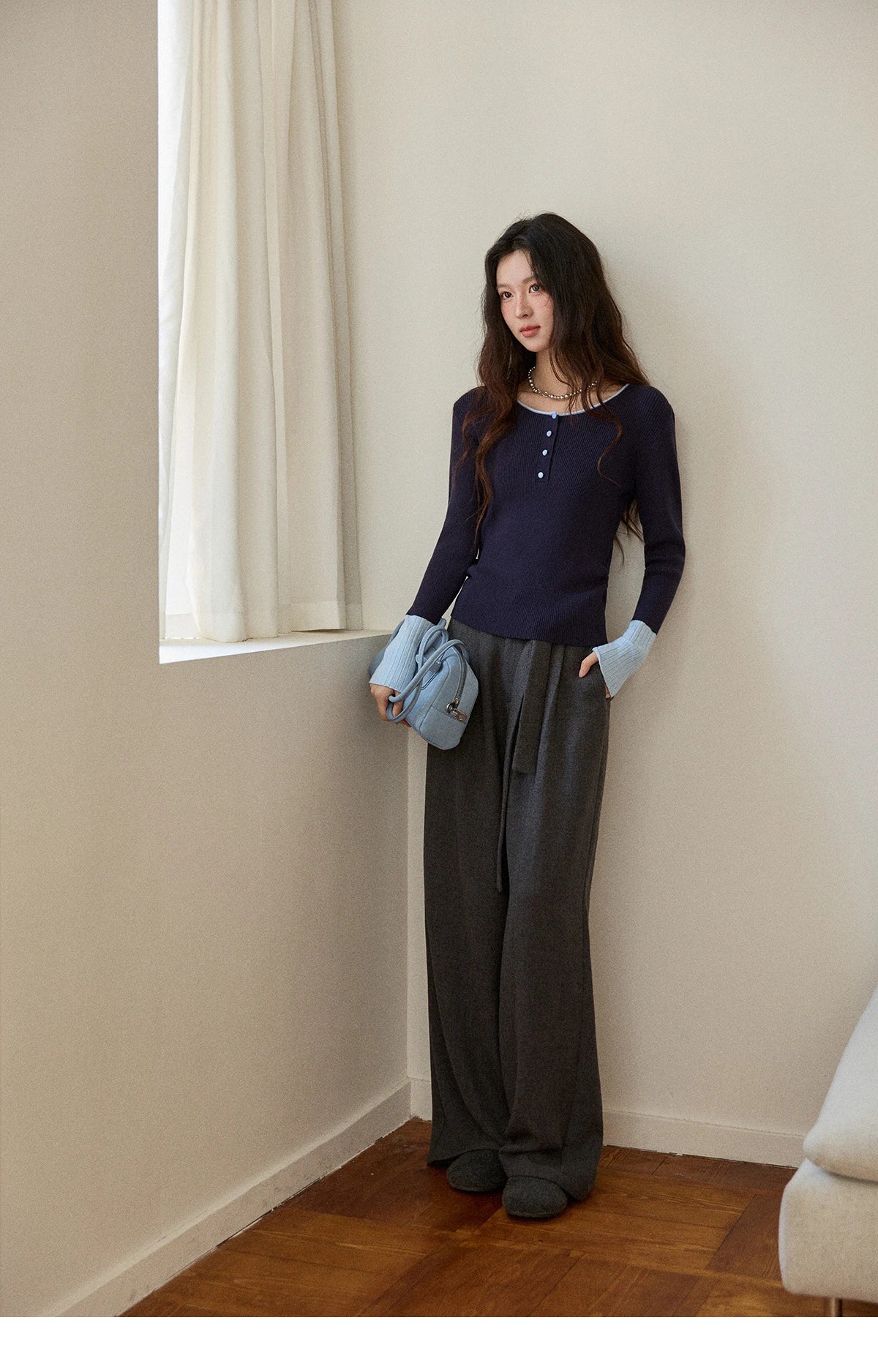 Mishow Retro Contrast Color Crew Neck Sweater MXE89Z2639