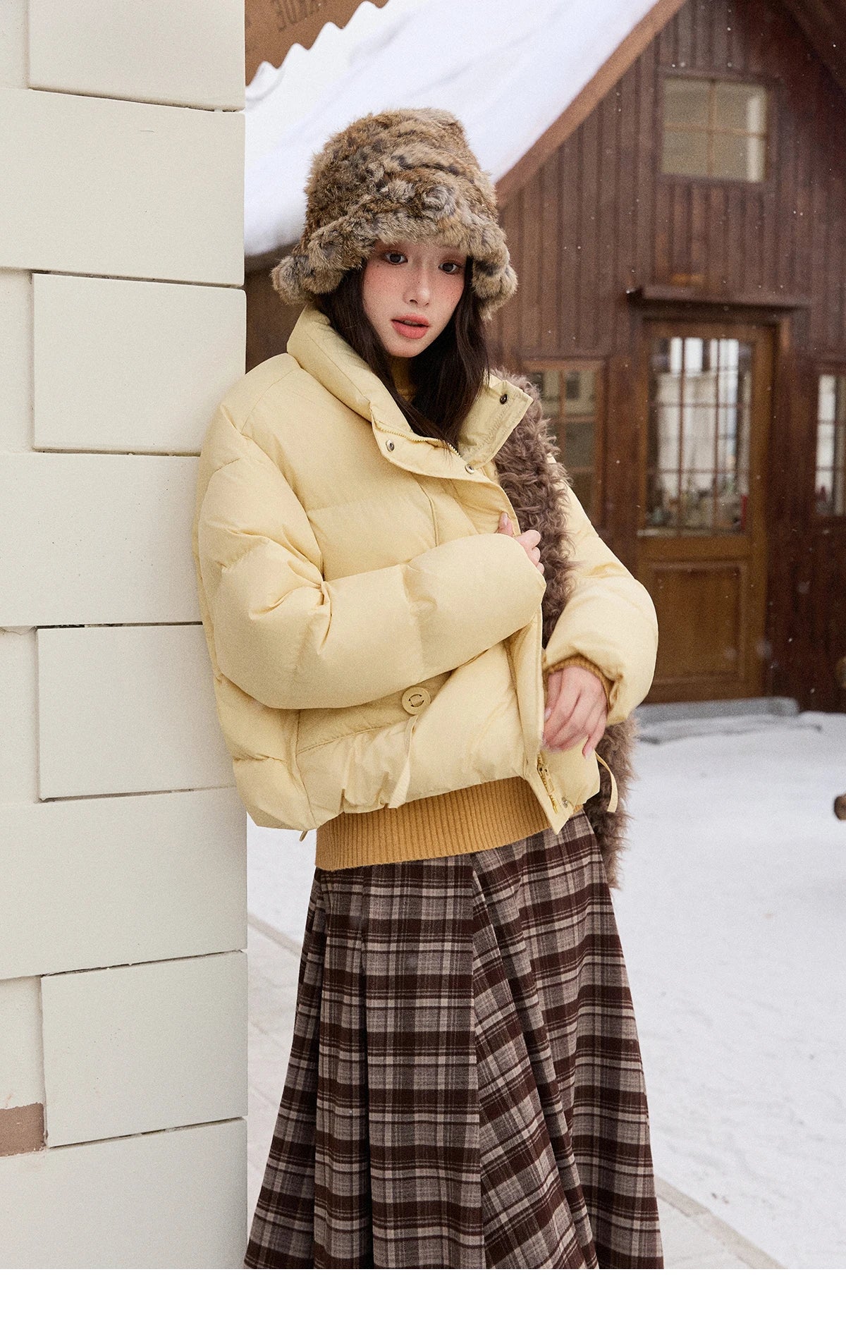 Mishow Blue Turn-Down Collar Short Down Jacket MXE51Y0083