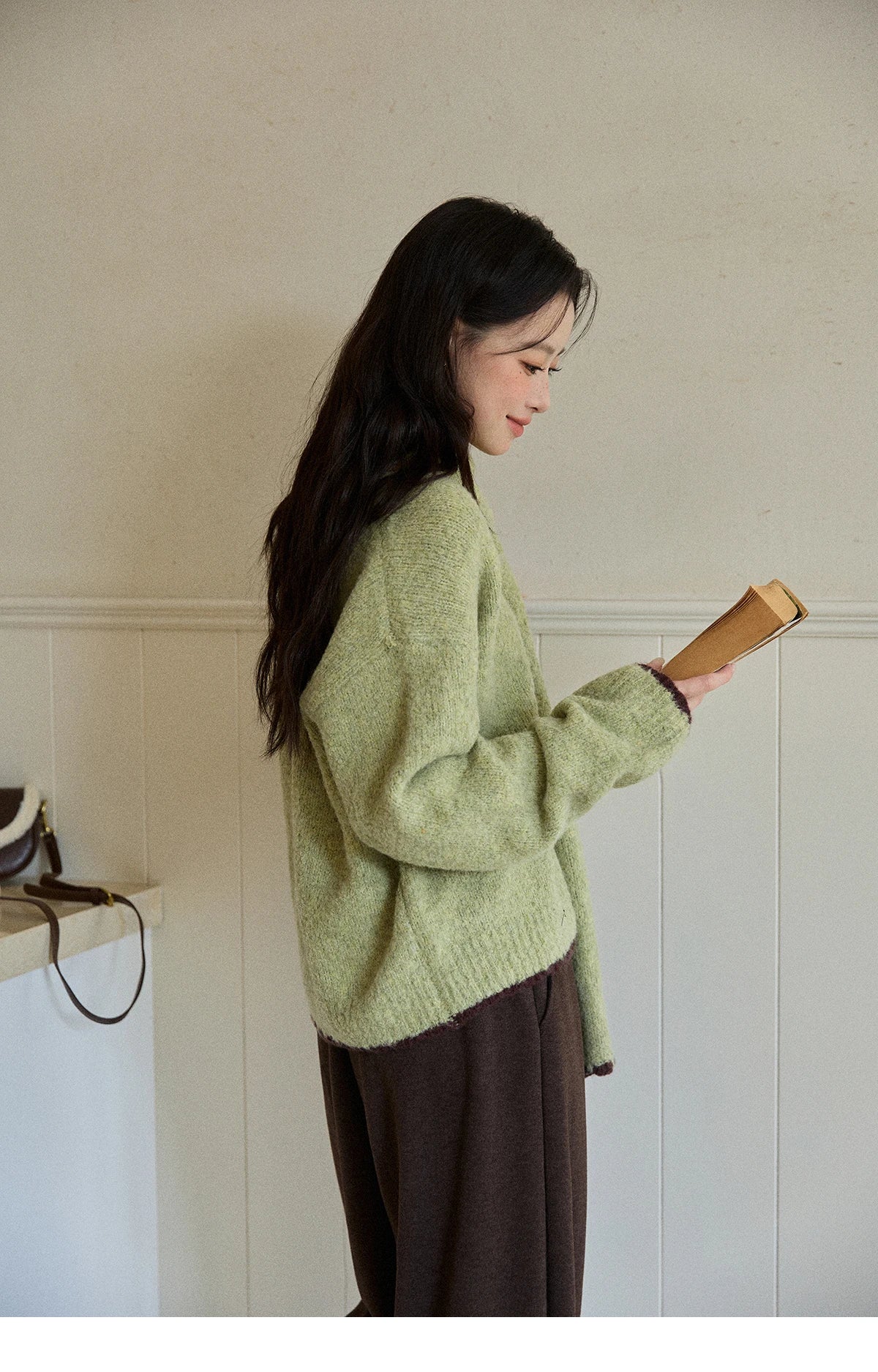 Mishow Green Detachable Scarf V-Neck Pullover MXE90Z2791