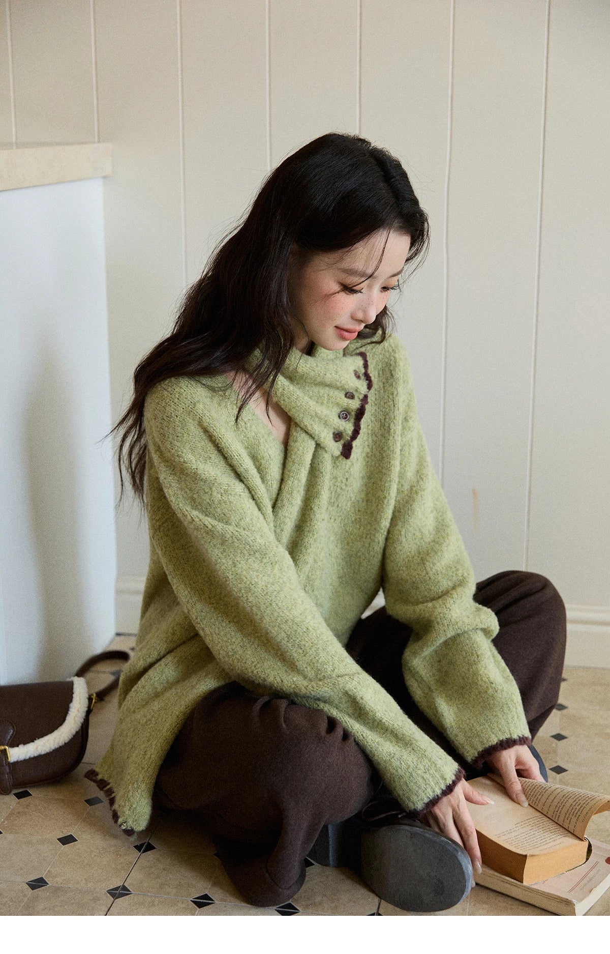 Mishow Green Detachable Scarf V-Neck Pullover MXE90Z2791
