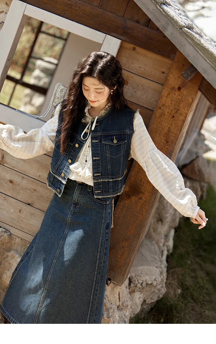 Mishow Raw Edge Round Neck Denim Vest MXE12W0710