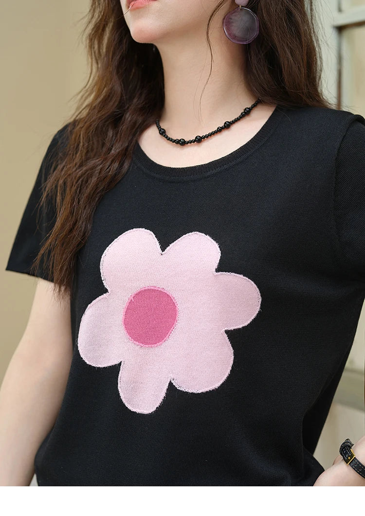 Mishow Contrast Color Flower Knit Tee MXE39Z1311