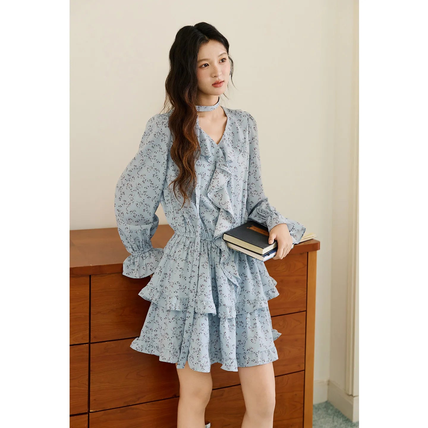 Mishow Blue Floral V-Neck Ruffled Puff Sleeve Dress MXE46L2517
