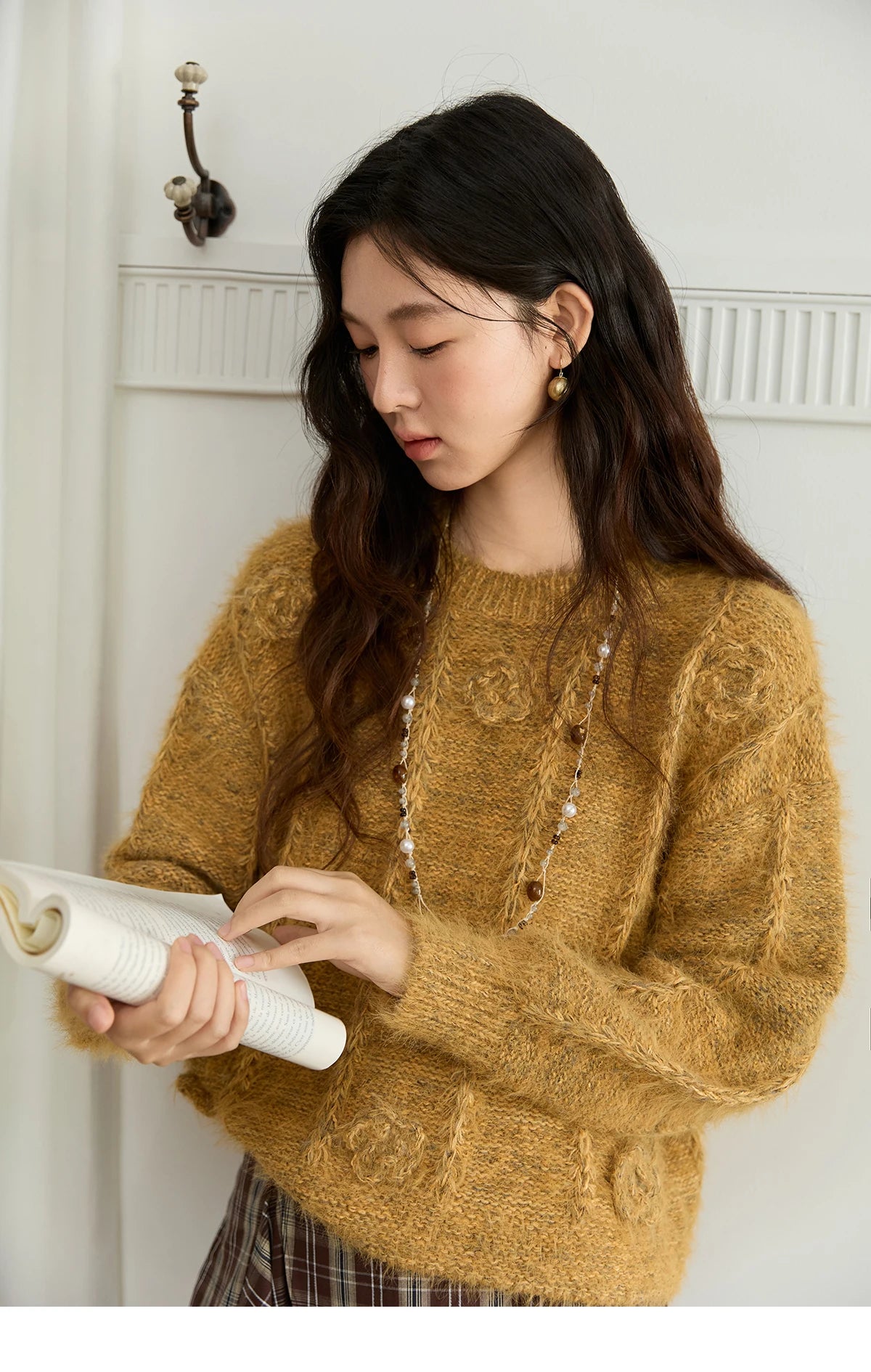 Mishow Retro Yellow 3D Rose Embroidery Pullover MXE47Z2563