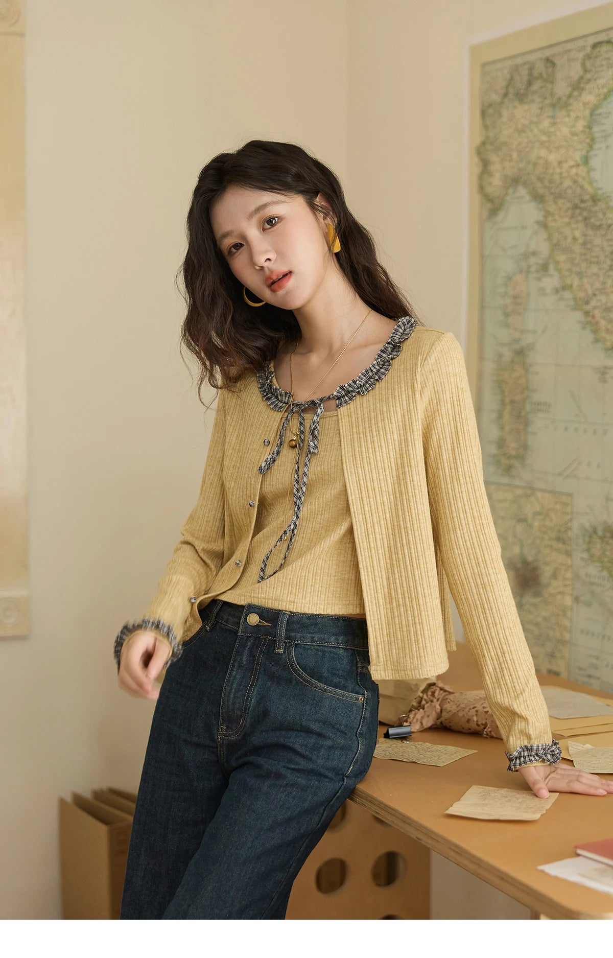 Mishow Plaid Black Fungus Edge Fake Two-Piece Sweater MXE44Z1361