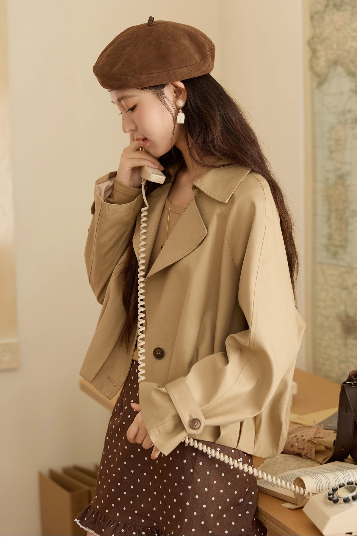 Mishow Khaki Handmade Pleated Short Trench MXE43W0804