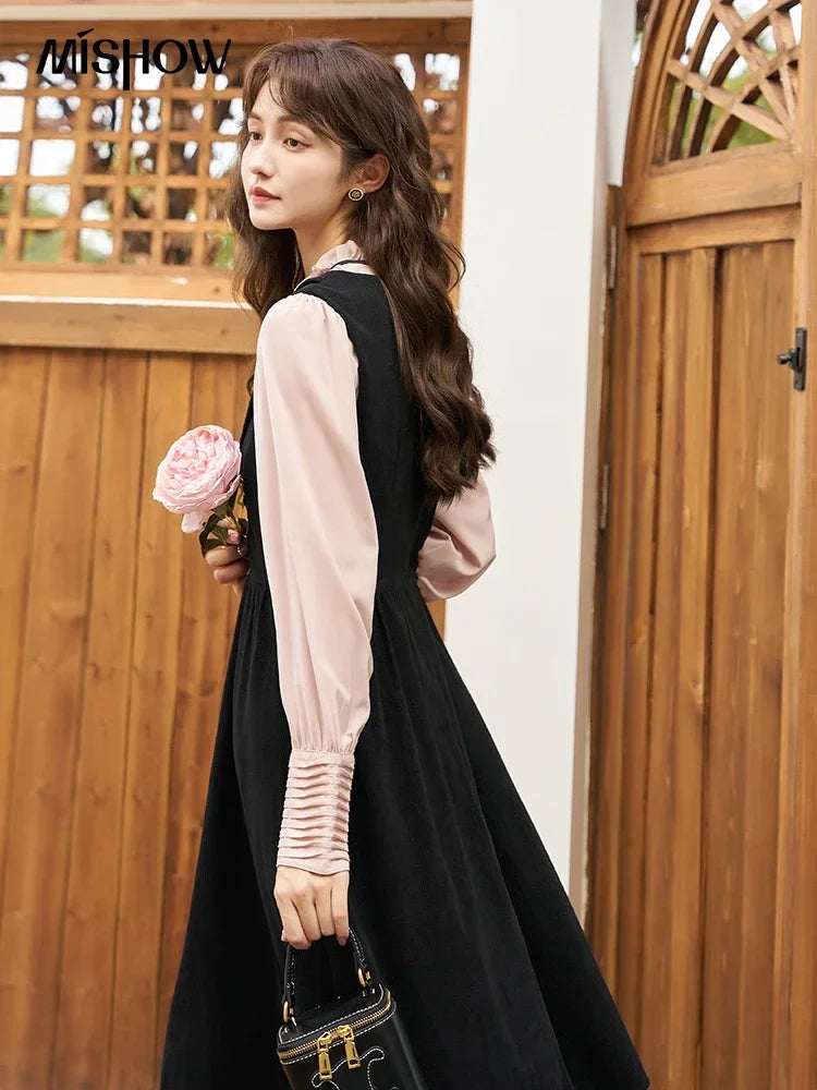 Mishow French Vintage U-Neck Sleeveless Dress MXC43L1570