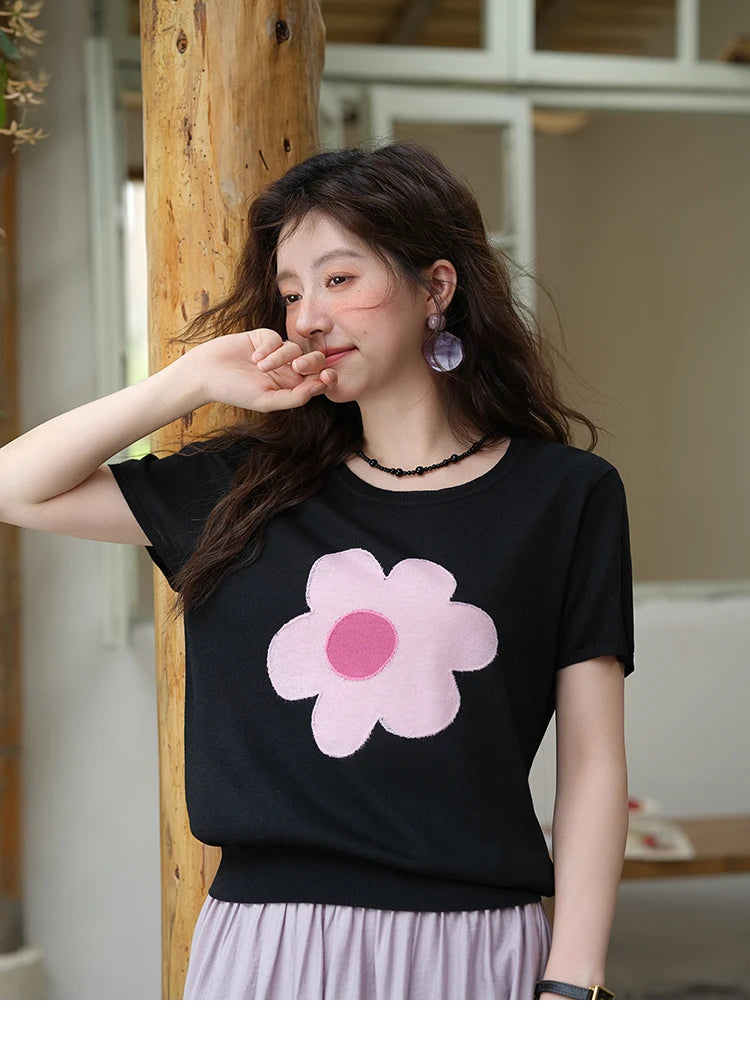 Mishow Contrast Color Flower Knit Tee MXE39Z1311
