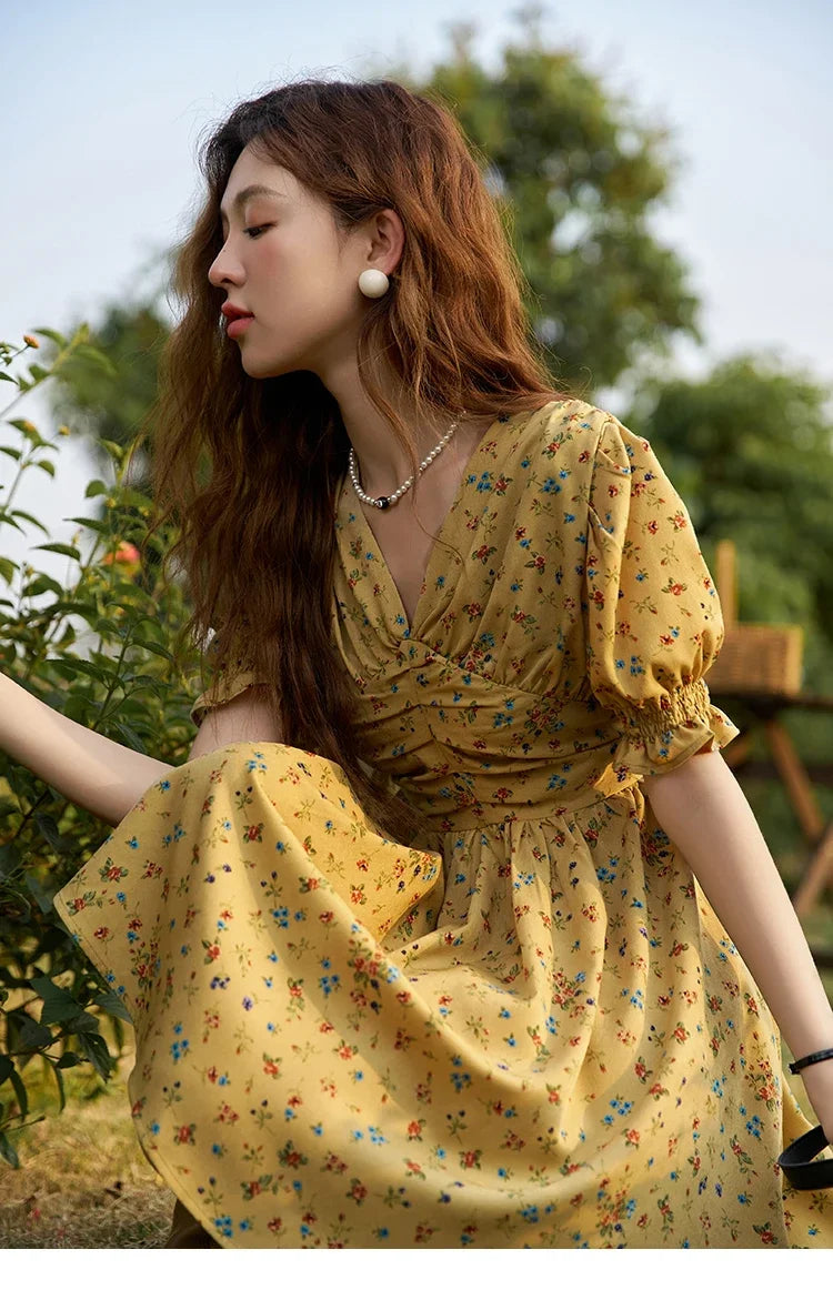 Mishow Retro Puff Sleeve V-Neck Shirring Dress MXC33L1374