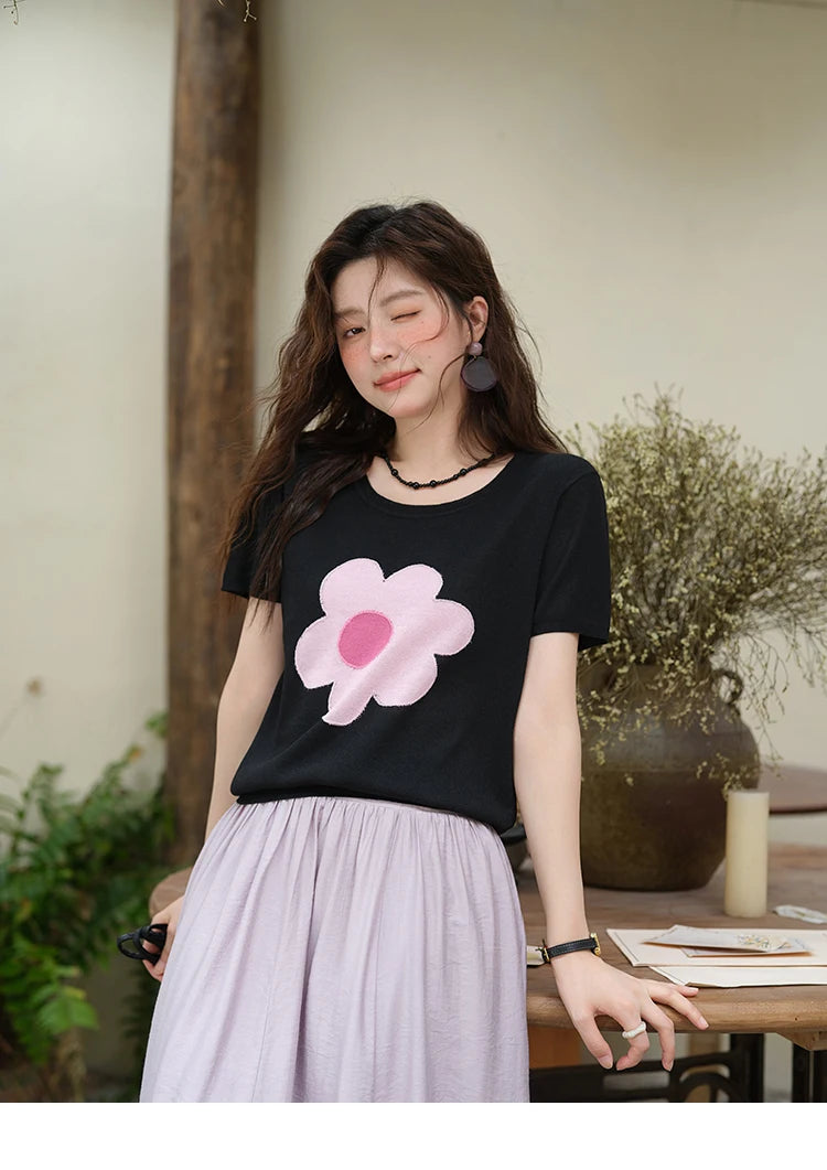 Mishow Contrast Color Flower Knit Tee MXE39Z1311