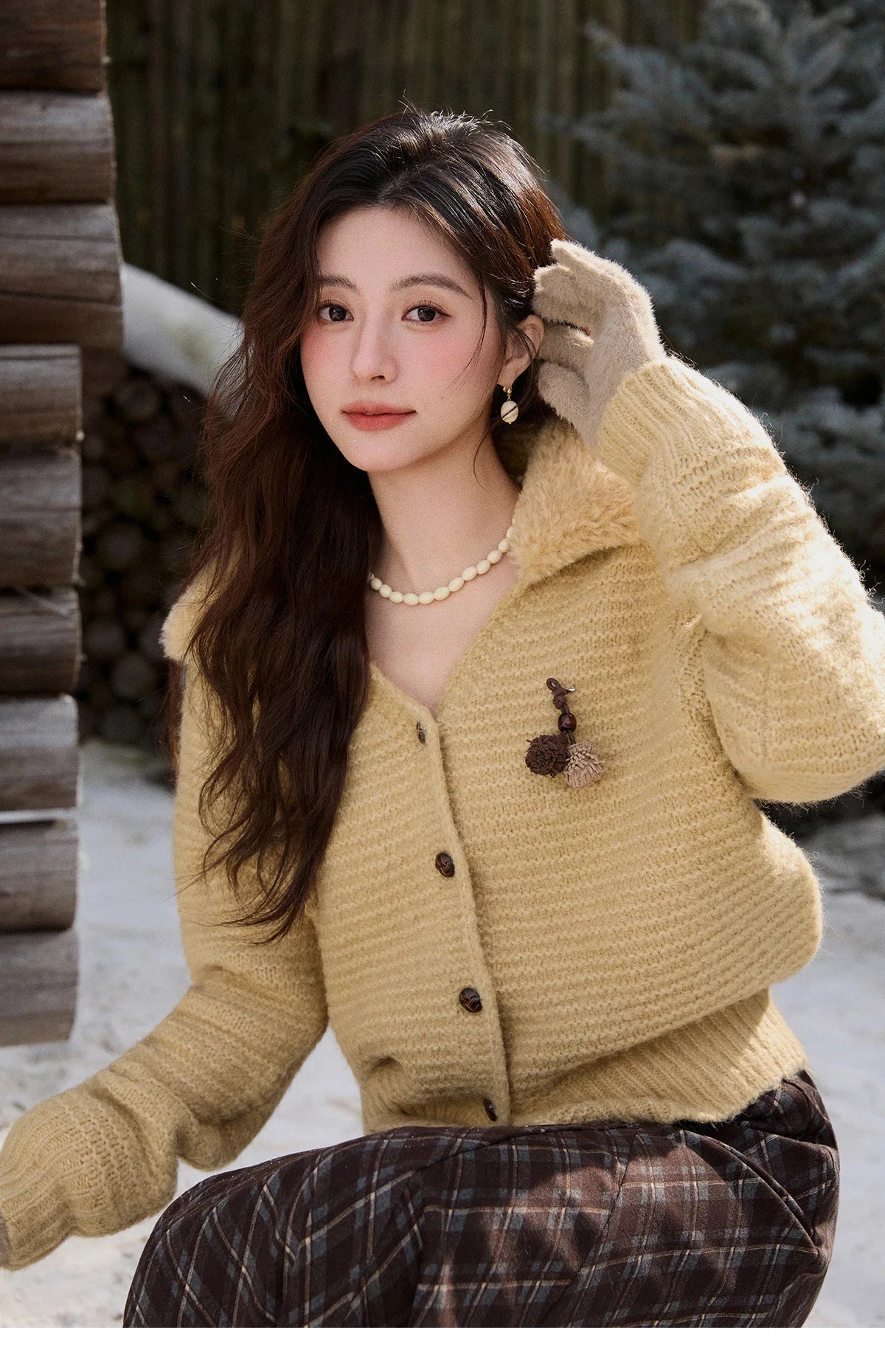Mishow Detachable Fur Collar V-Neck Cardigan MXE90Z2758