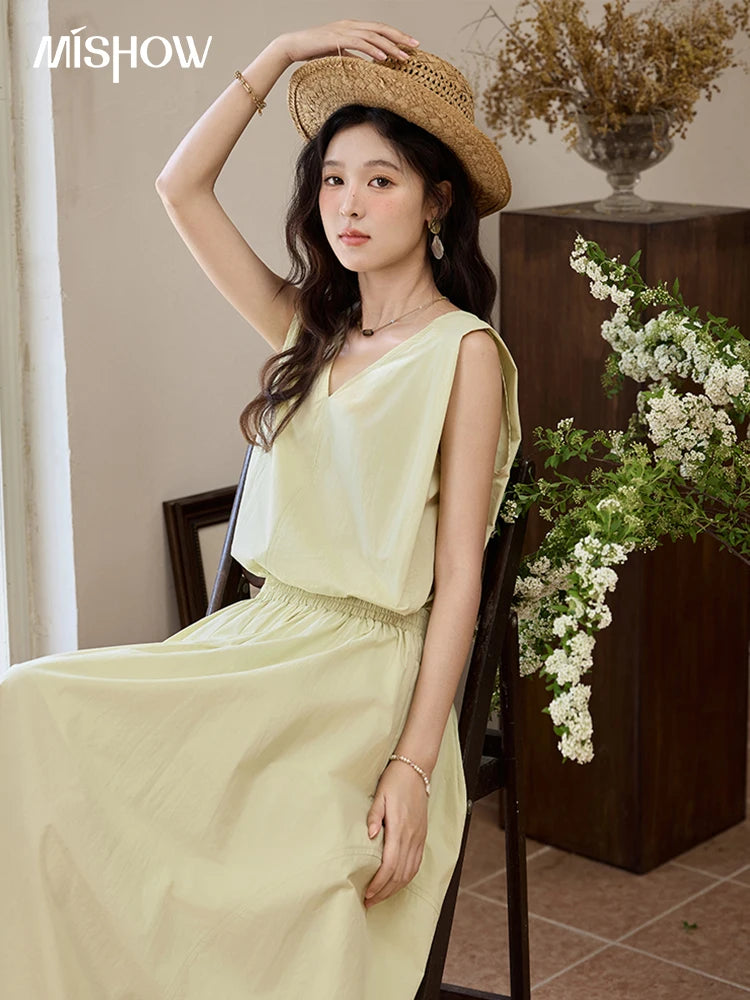 Mishow Solid V-Neck Sleeveless Vest & Elastic Waist Skirt Set MXE34T0604