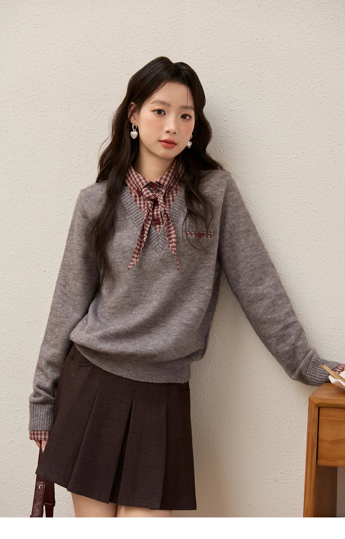 Mishow Fake Two-Piece Plaid Turn-Down Collar Sweater MXE89Z2605