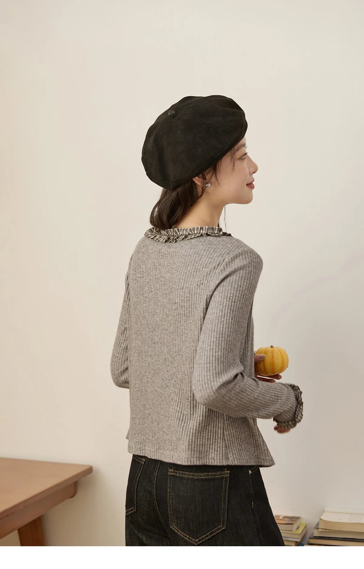 Mishow Plaid Black Fungus Edge Fake Two-Piece Sweater MXE44Z1361