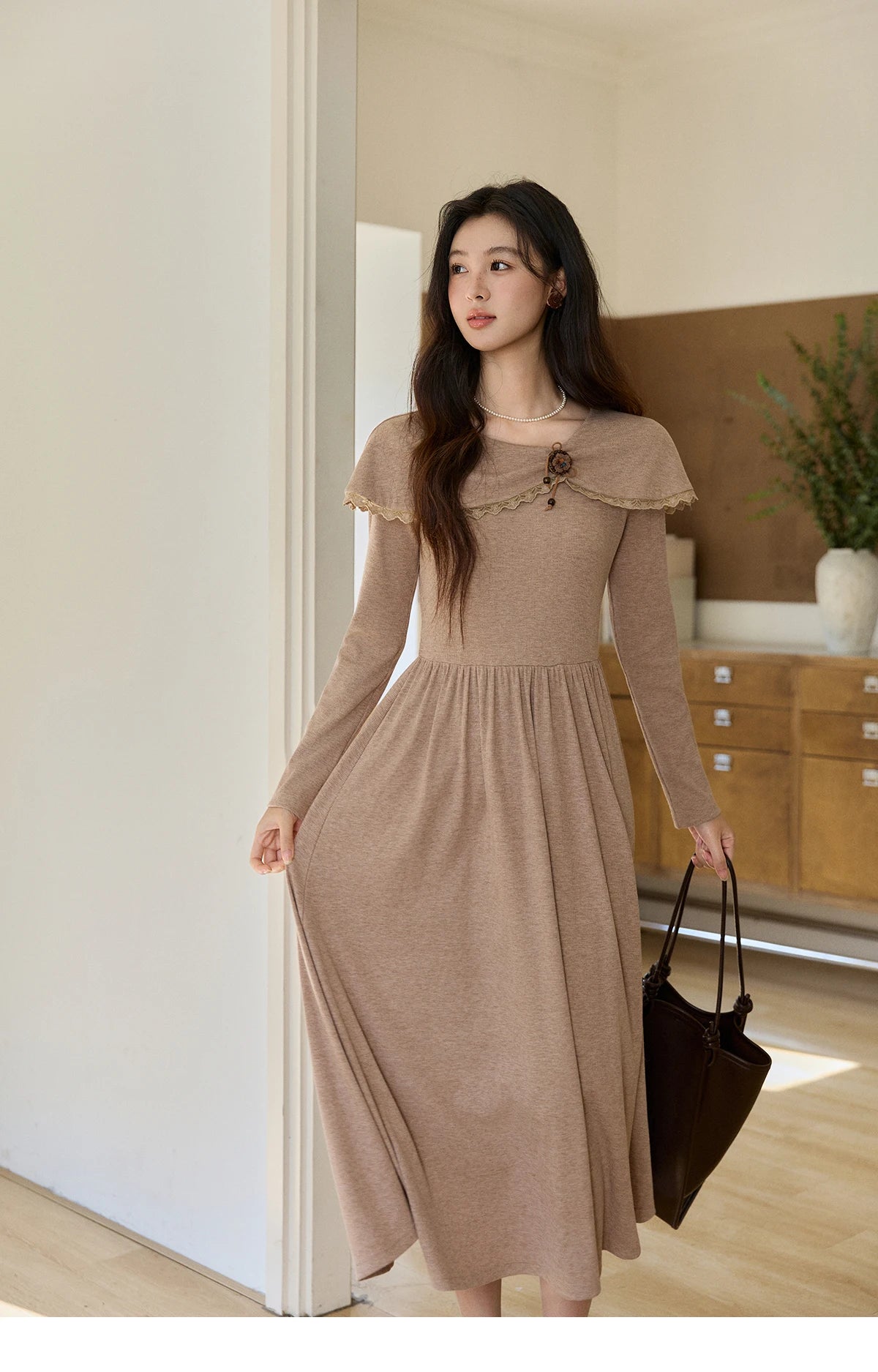 Mishow Khaki Large Collar Pleated Knit Dress MXF11L2553