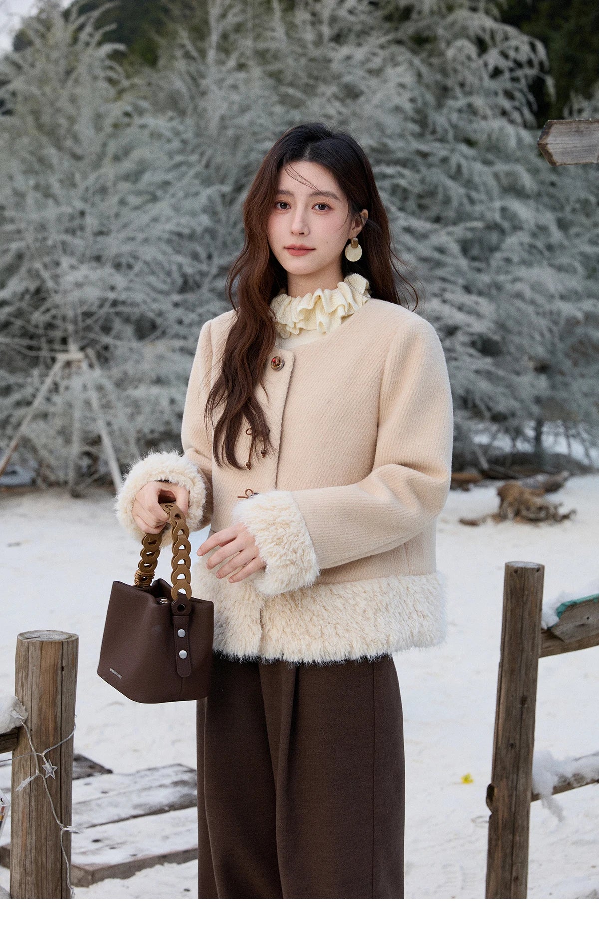 Mishow Retro Apricot Wool Plush Splicing Short Coat MXE92W0998