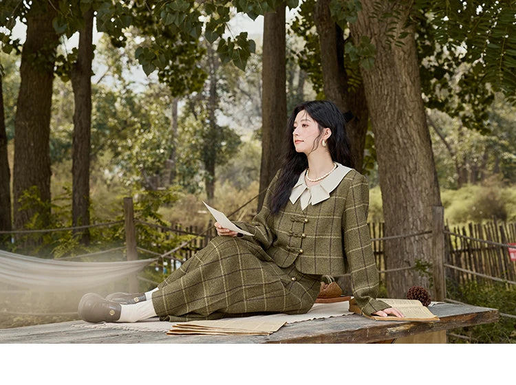 Mishow Retro Plaid Doll Collar Tweed Jacket & Pleated Skirt Set MXD48W0469
