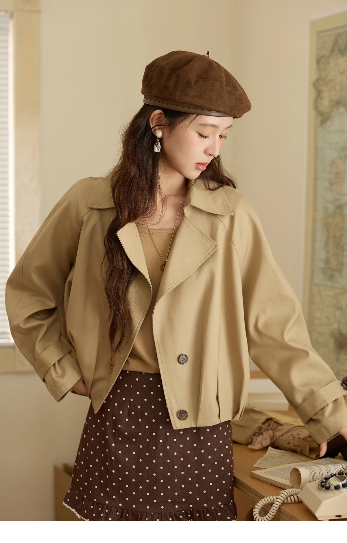 Mishow Khaki Handmade Pleated Short Trench MXE43W0804
