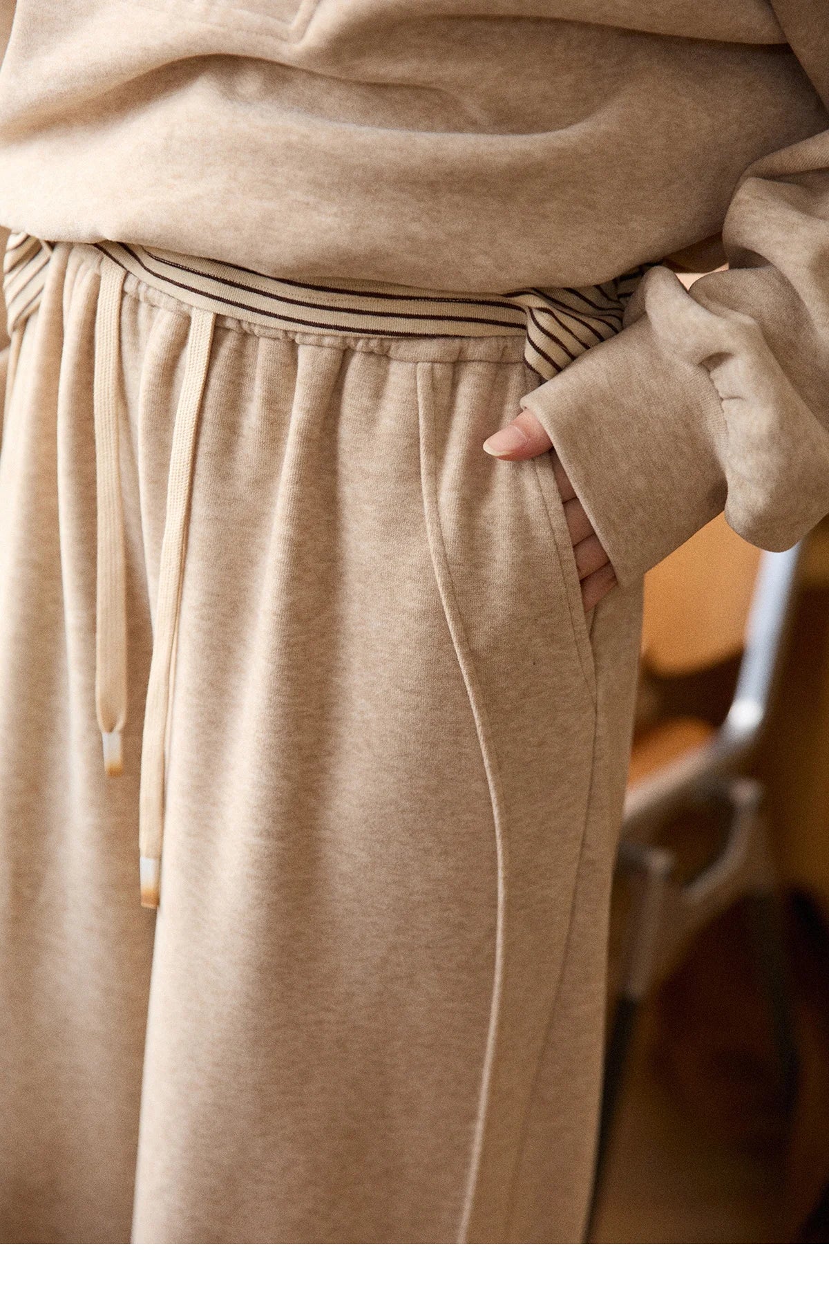 Mishow Retro Striped Lapel Half-Zip Sweatshirt & Wide Leg Pants Set MXE87T1425