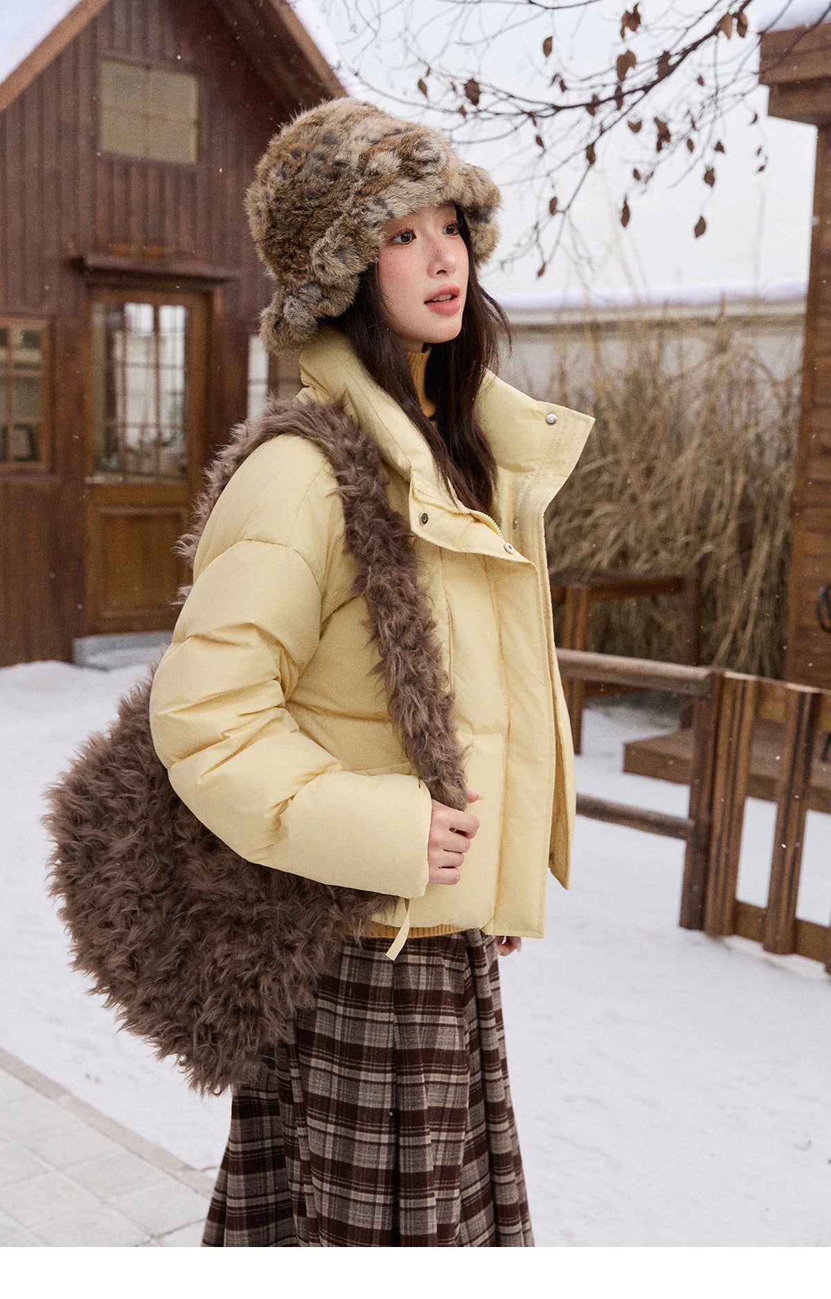 Mishow Blue Turn-Down Collar Short Down Jacket MXE51Y0083