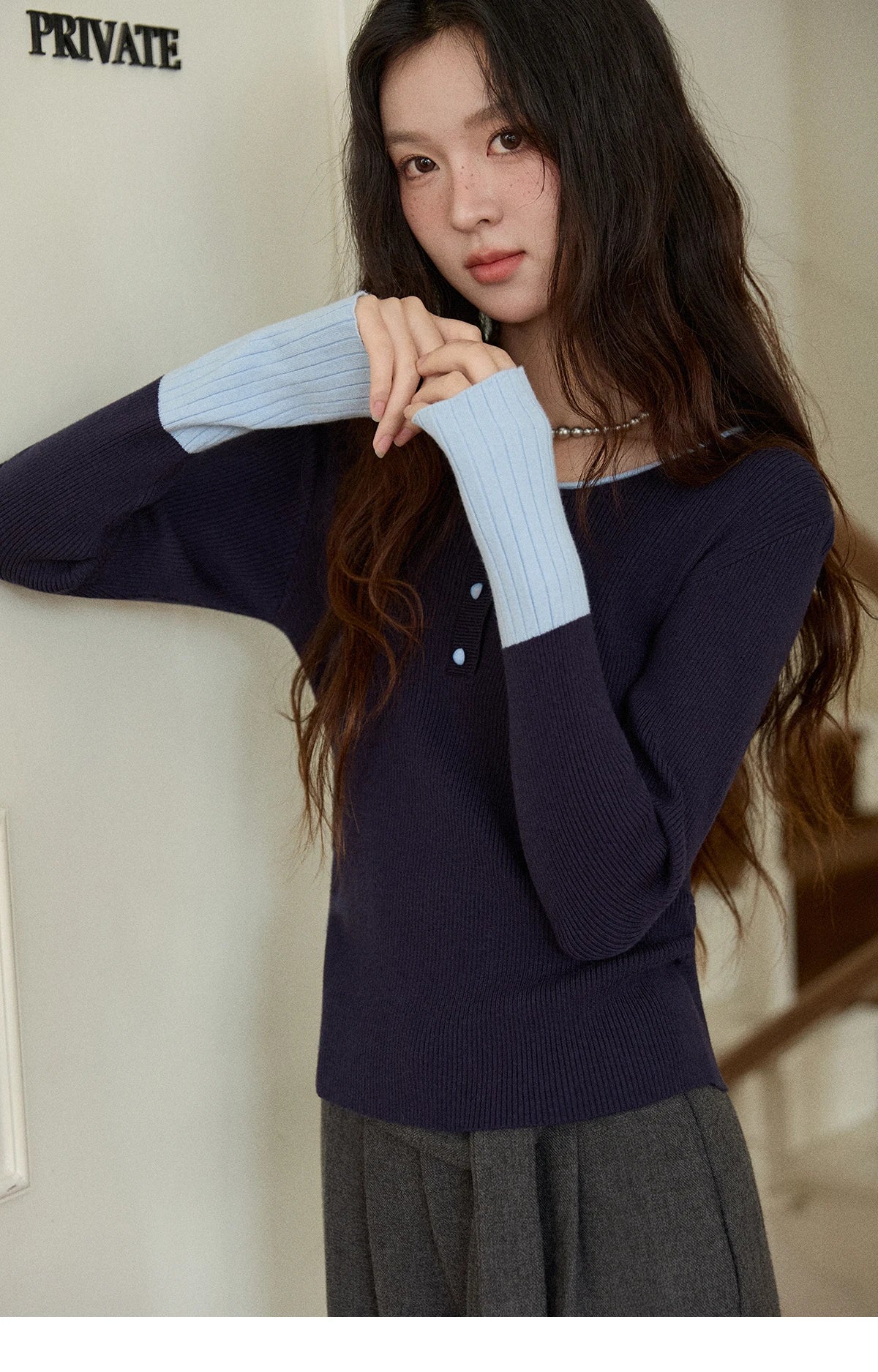 Mishow Retro Contrast Color Crew Neck Sweater MXE89Z2639