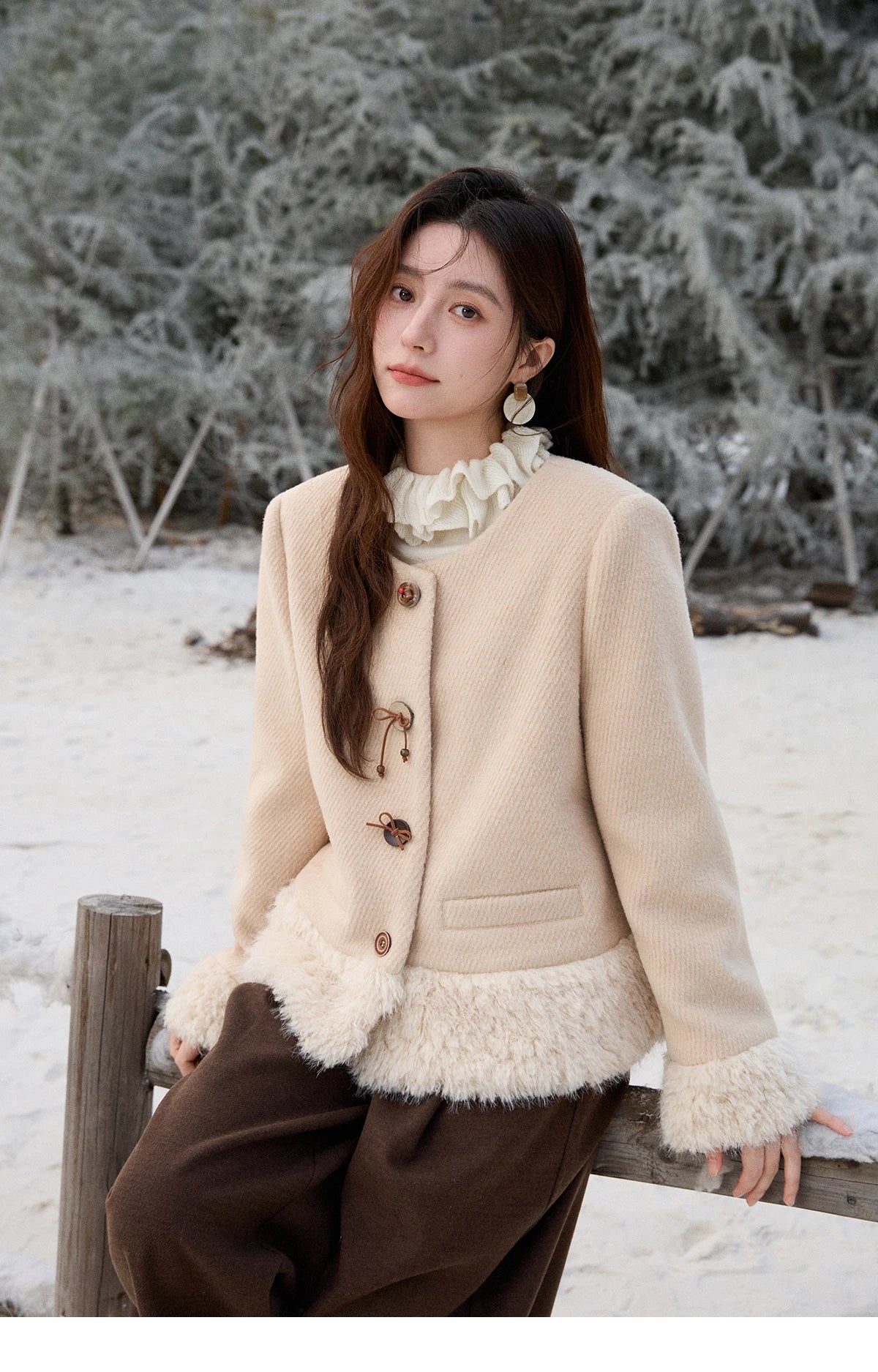 Mishow Retro Apricot Wool Plush Splicing Short Coat MXE92W0998