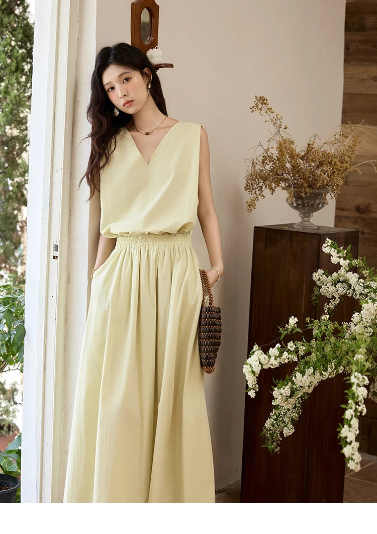 Mishow Solid V-Neck Sleeveless Vest & Elastic Waist Skirt Set MXE34T0604