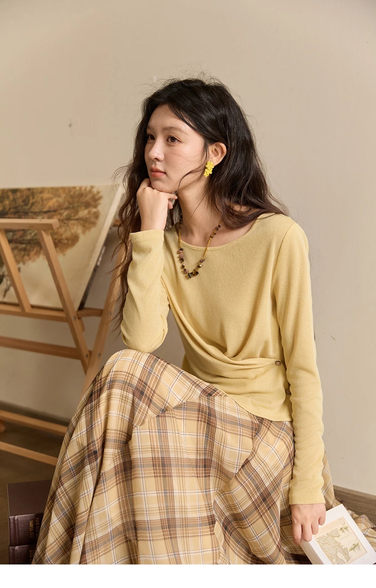 Mishow Two-Color Cross-Strap Round Neck Knit Top MXE43Z1344