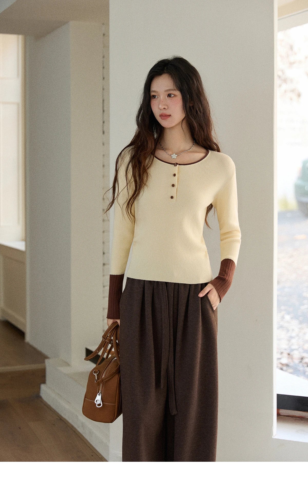 Mishow Retro Contrast Color Crew Neck Sweater MXE89Z2639