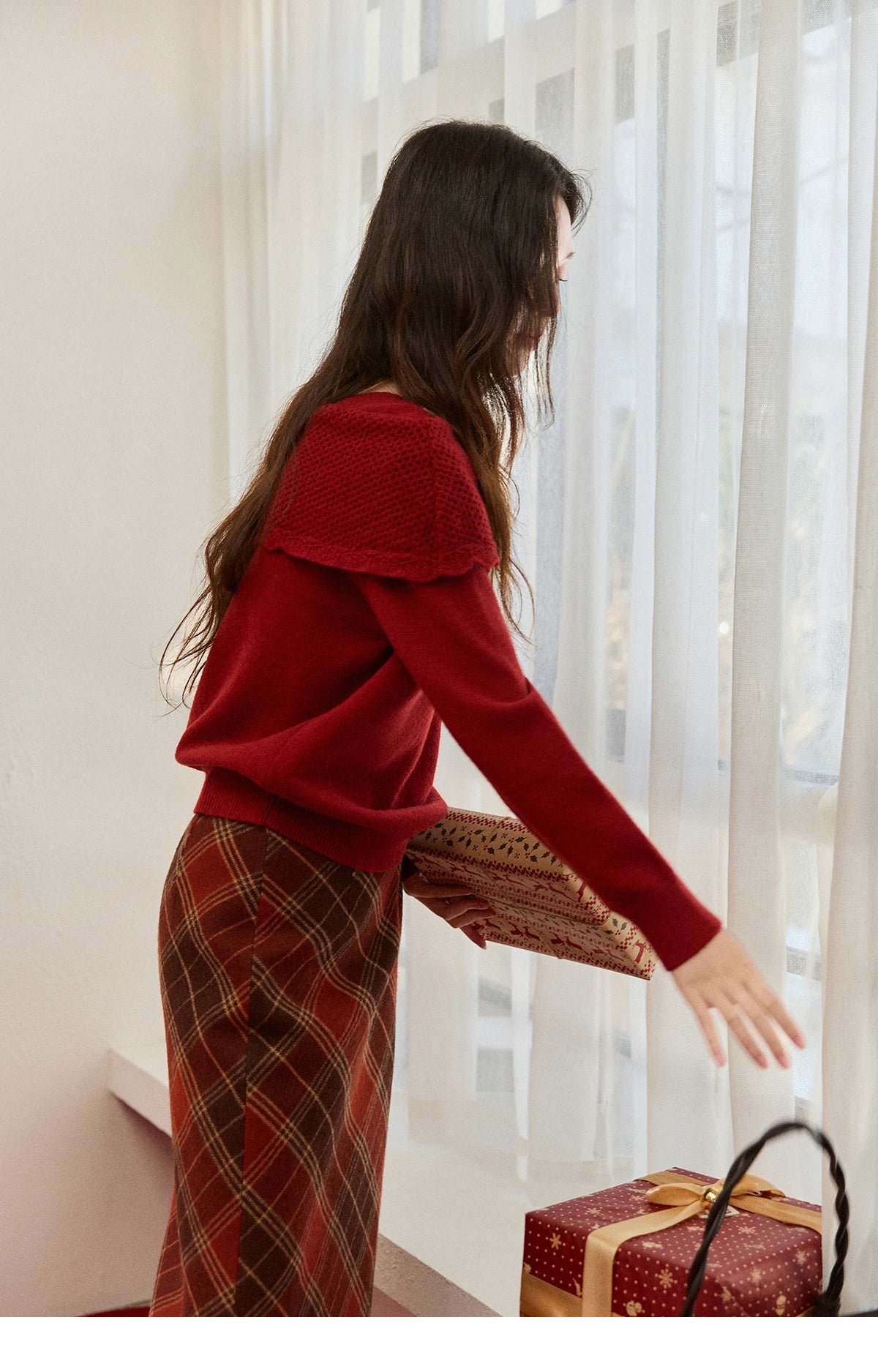 Mishow Christmas Red 3D Flower Alpaca Sweater MXE94Z2889
