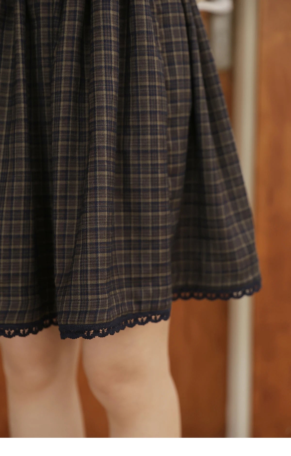 Mishow Green Plaid Handmade Flower Lace Skirt MXE44B2407