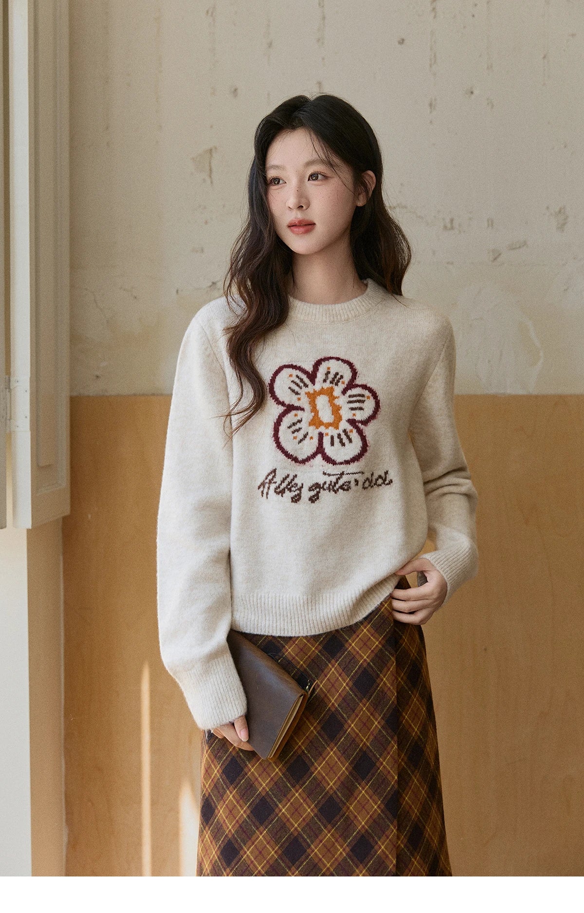 Mishow Beige Flower Pattern Letter Print Pullover MXE91Z2869