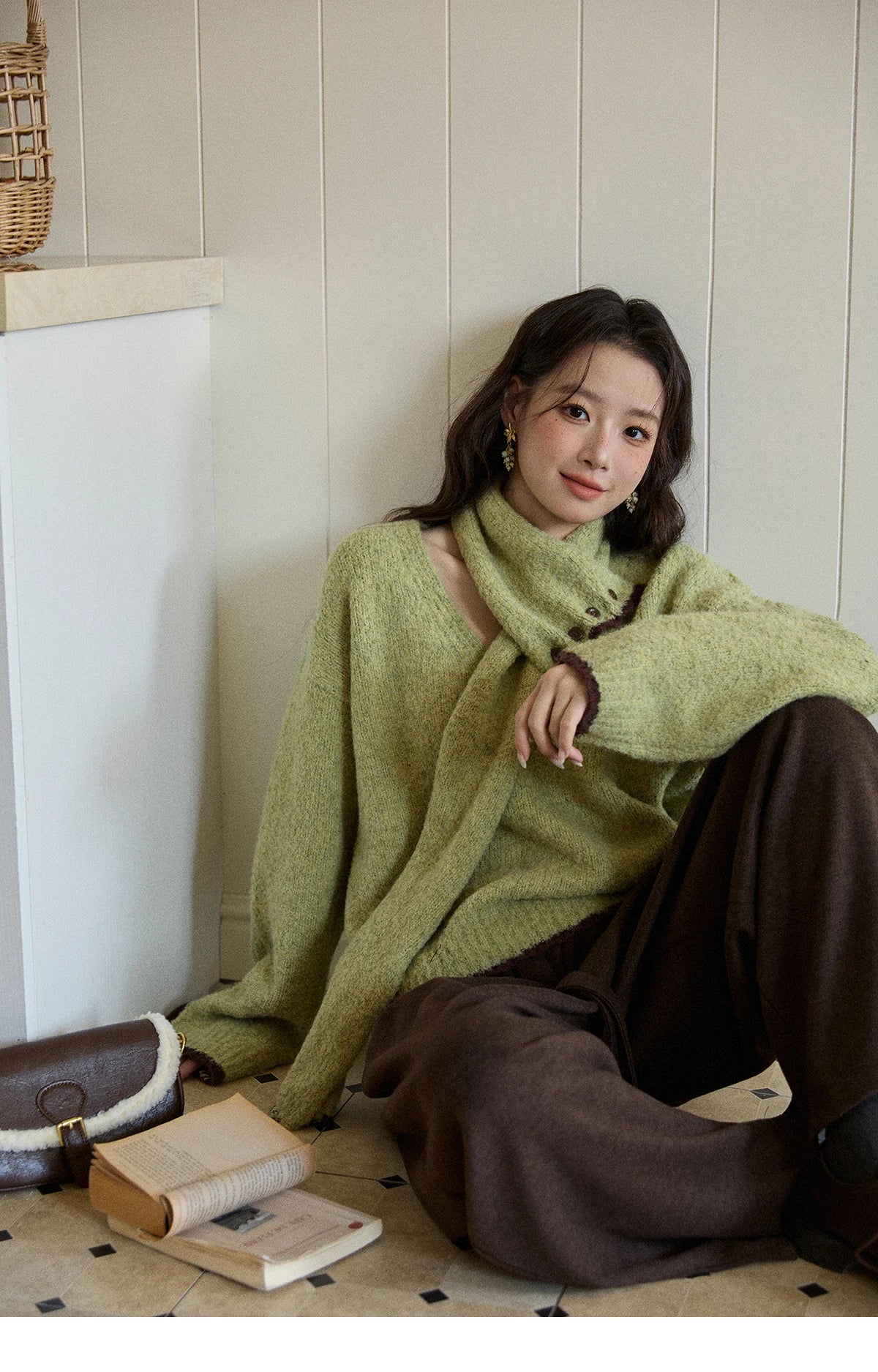 Mishow Green Detachable Scarf V-Neck Pullover MXE90Z2791