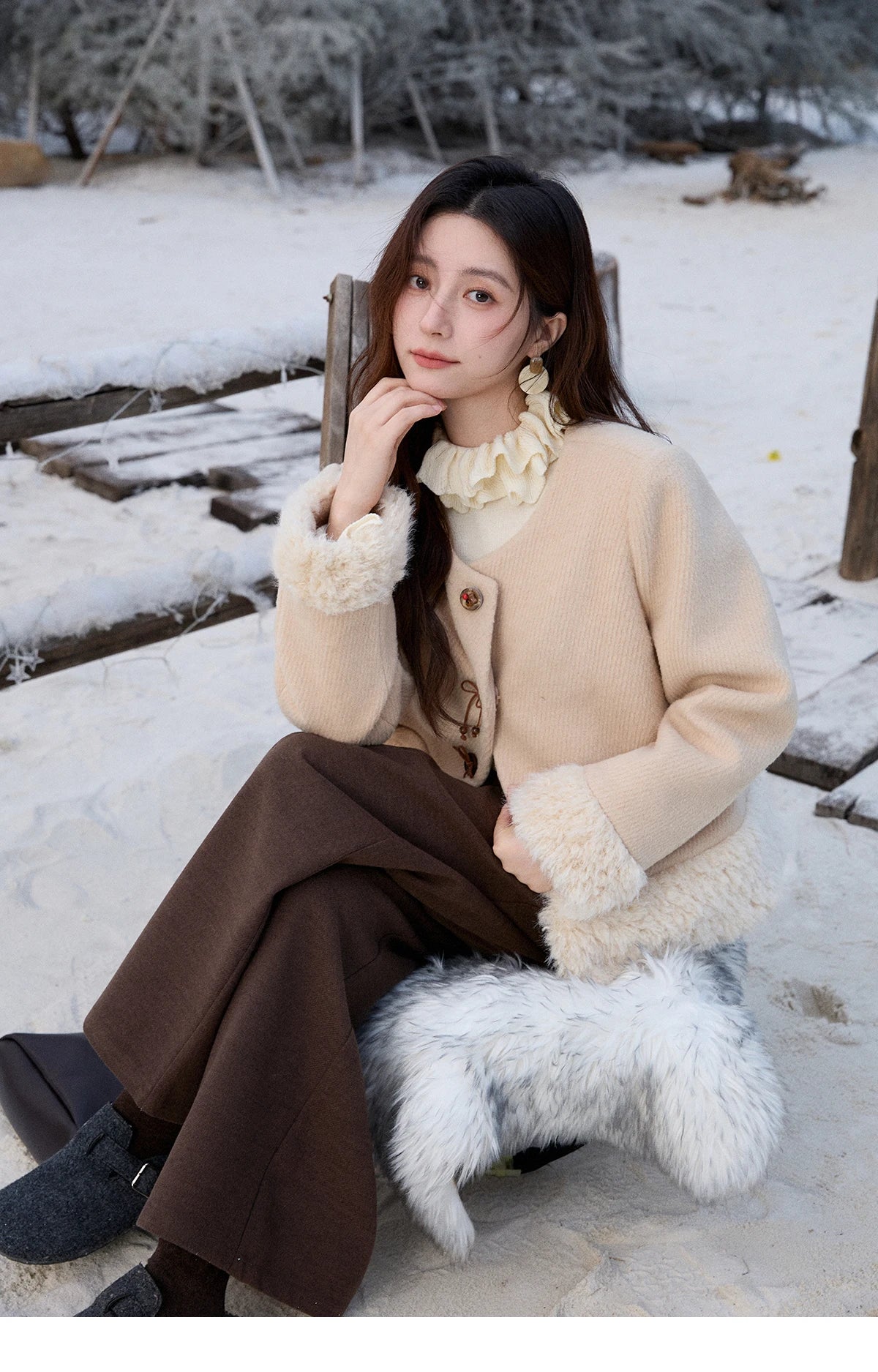 Mishow Retro Apricot Wool Plush Splicing Short Coat MXE92W0998
