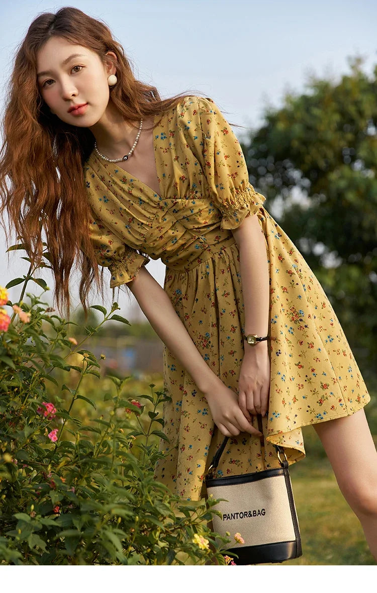 Mishow Retro Puff Sleeve V-Neck Shirring Dress MXC33L1374