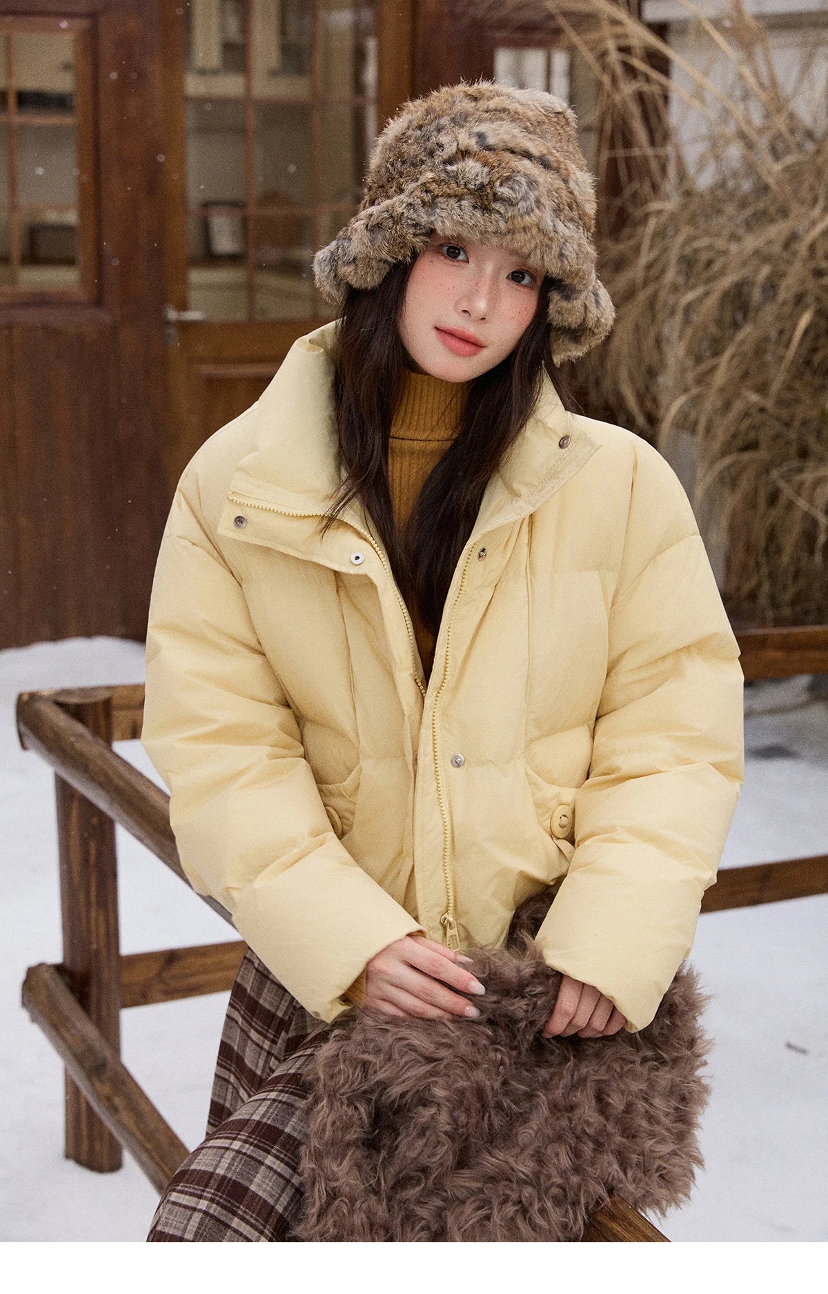 Mishow Blue Turn-Down Collar Short Down Jacket MXE51Y0083