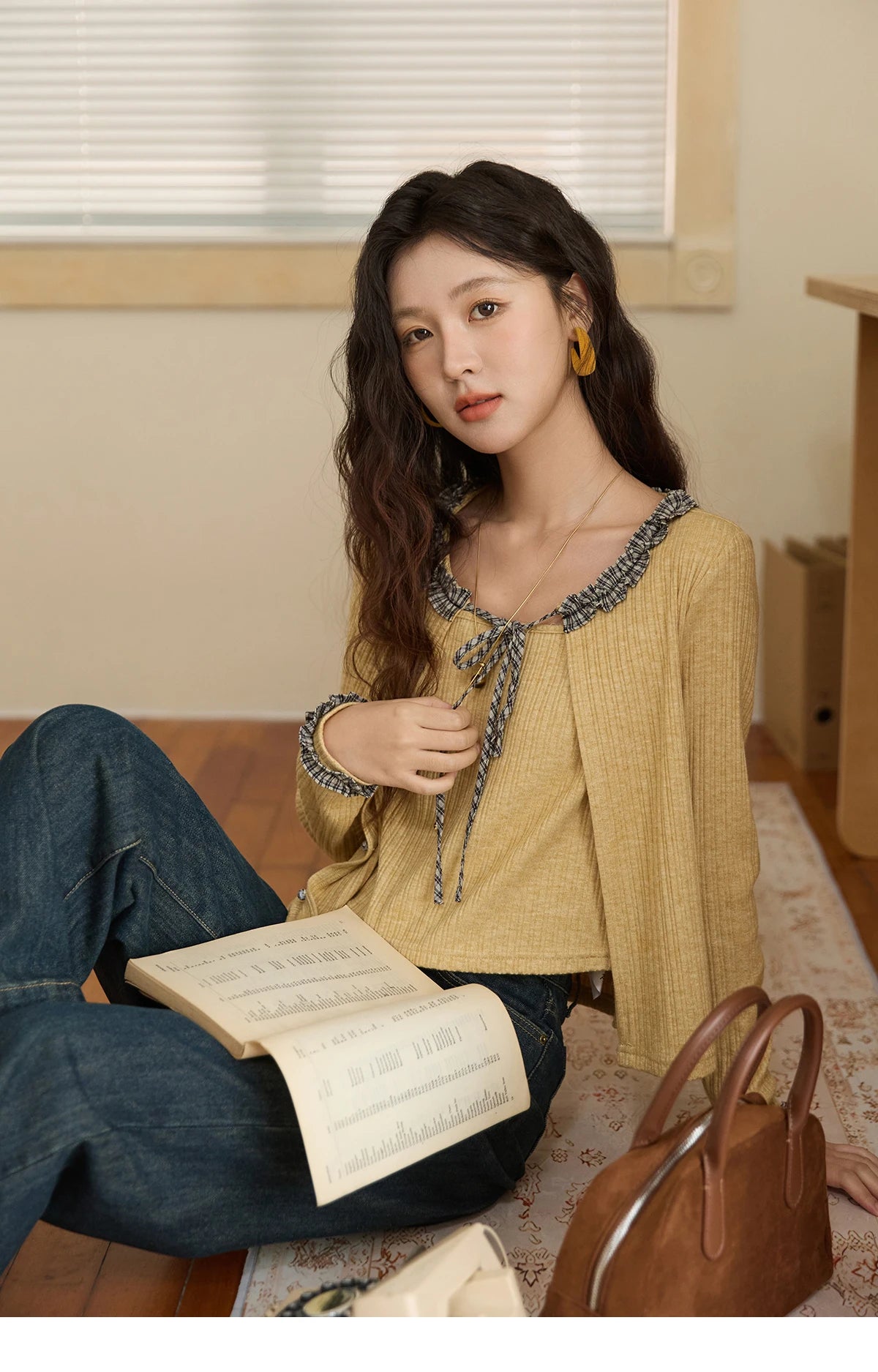 Mishow Plaid Black Fungus Edge Fake Two-Piece Sweater MXE44Z1361